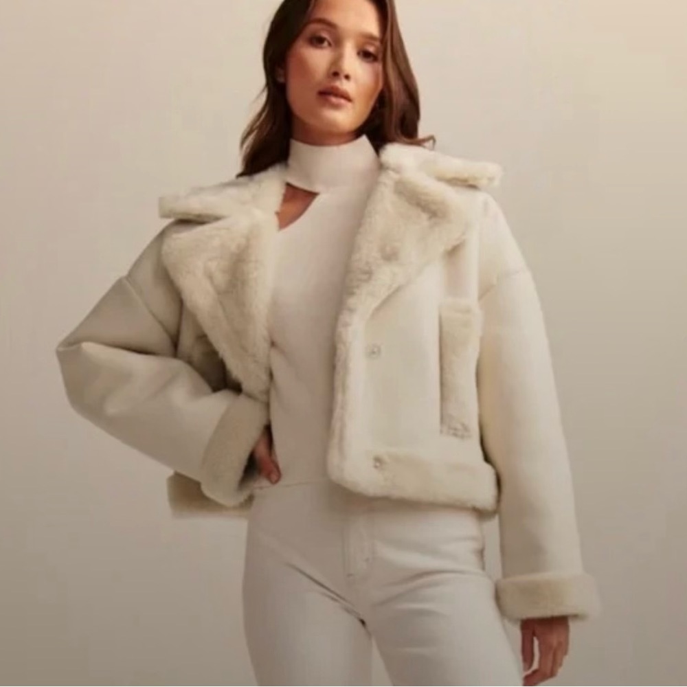 NWT Abercrombie and Fitch Woman Vegan White Leather Jacket Sold Out XL